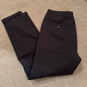 BRAND NEW Vuori Men’s Black Elastic Waist Trouser